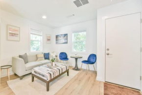 Modern Pad Minutes to Fox Theatre